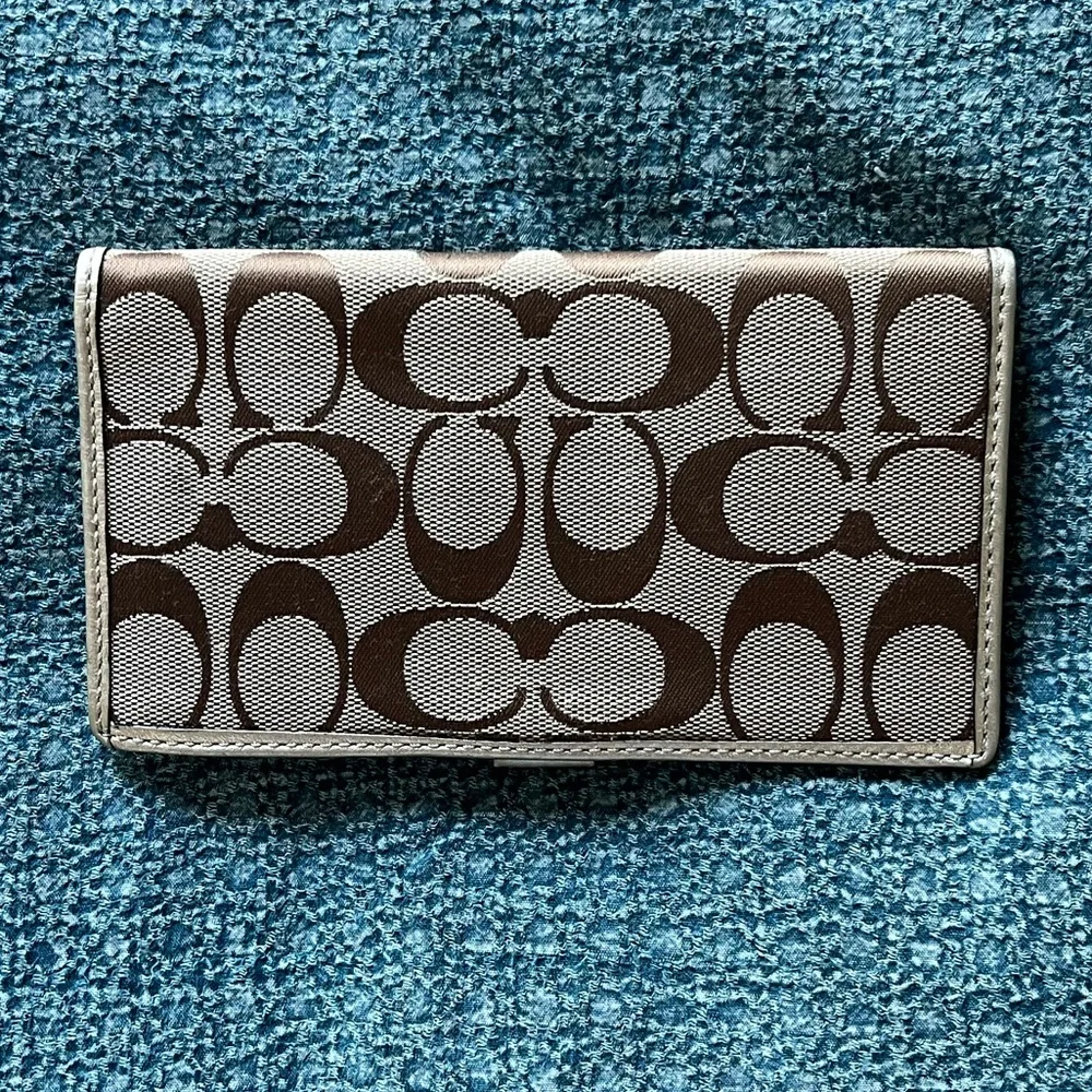 Large Coach Wallet - Picture 6 of 8